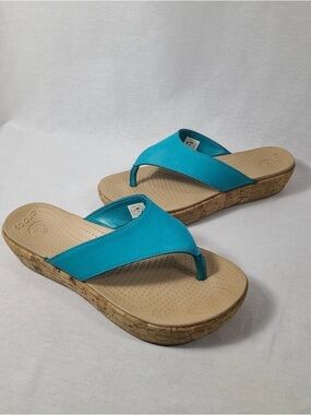 Crocs A-Leigh Turquoise Wedge Thong Sandals Cork Resortwear Sz 6